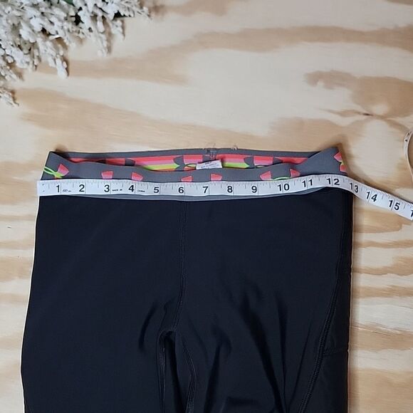 Under Armour Lightly Padded Compression Shorts - Picture 7 of 7